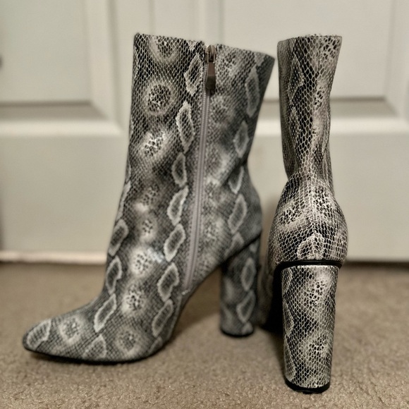 Midnight Lover Boot - Snake Print - Picture 5 of 6